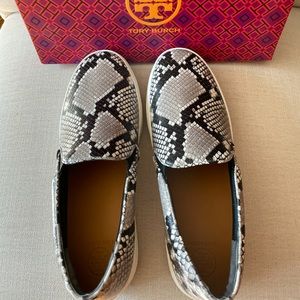 Tory Burch NIB slip-on sneaker/loafer black,white & gray snakeskin print…